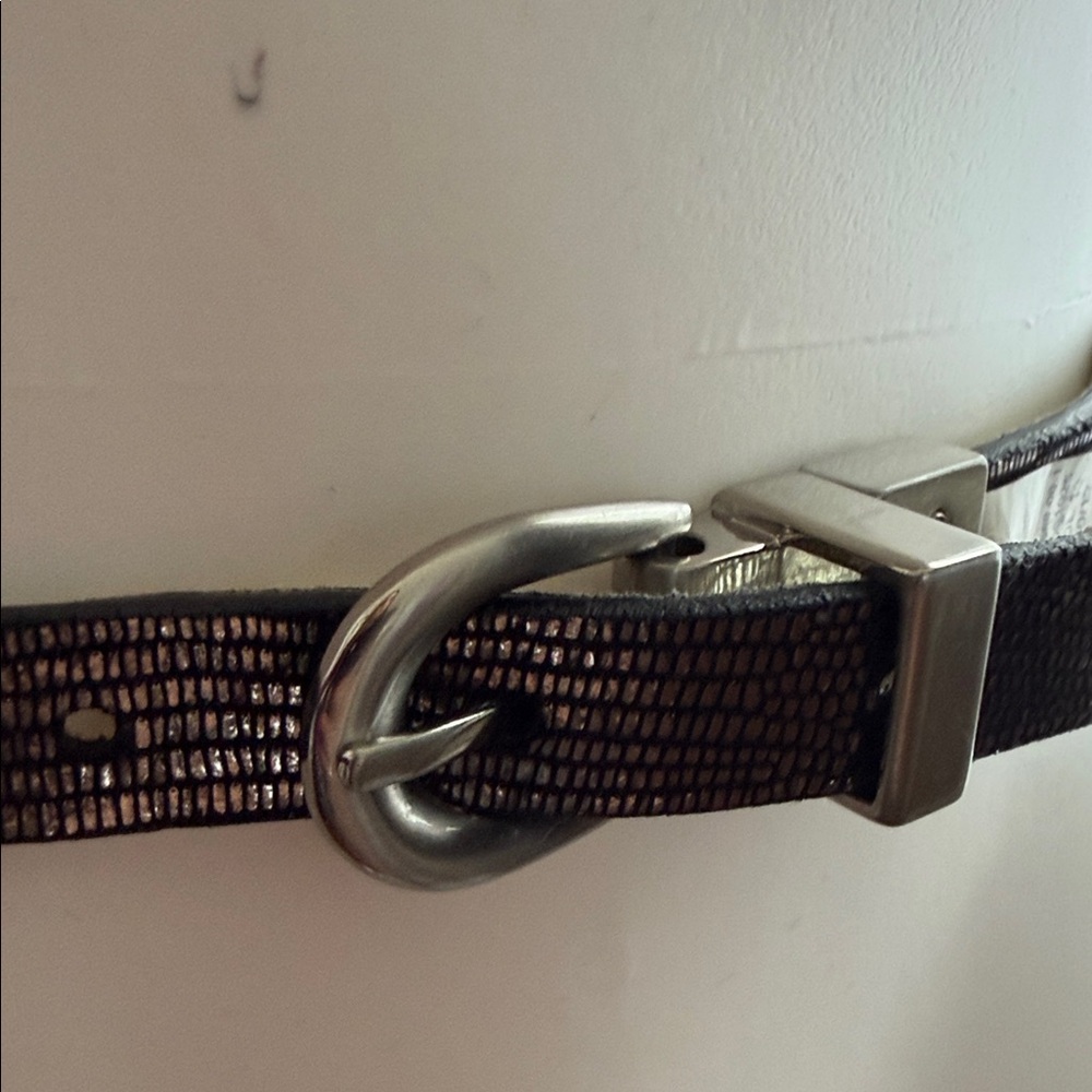 Slim Reversible Textured Belt - Picture 2 of 9